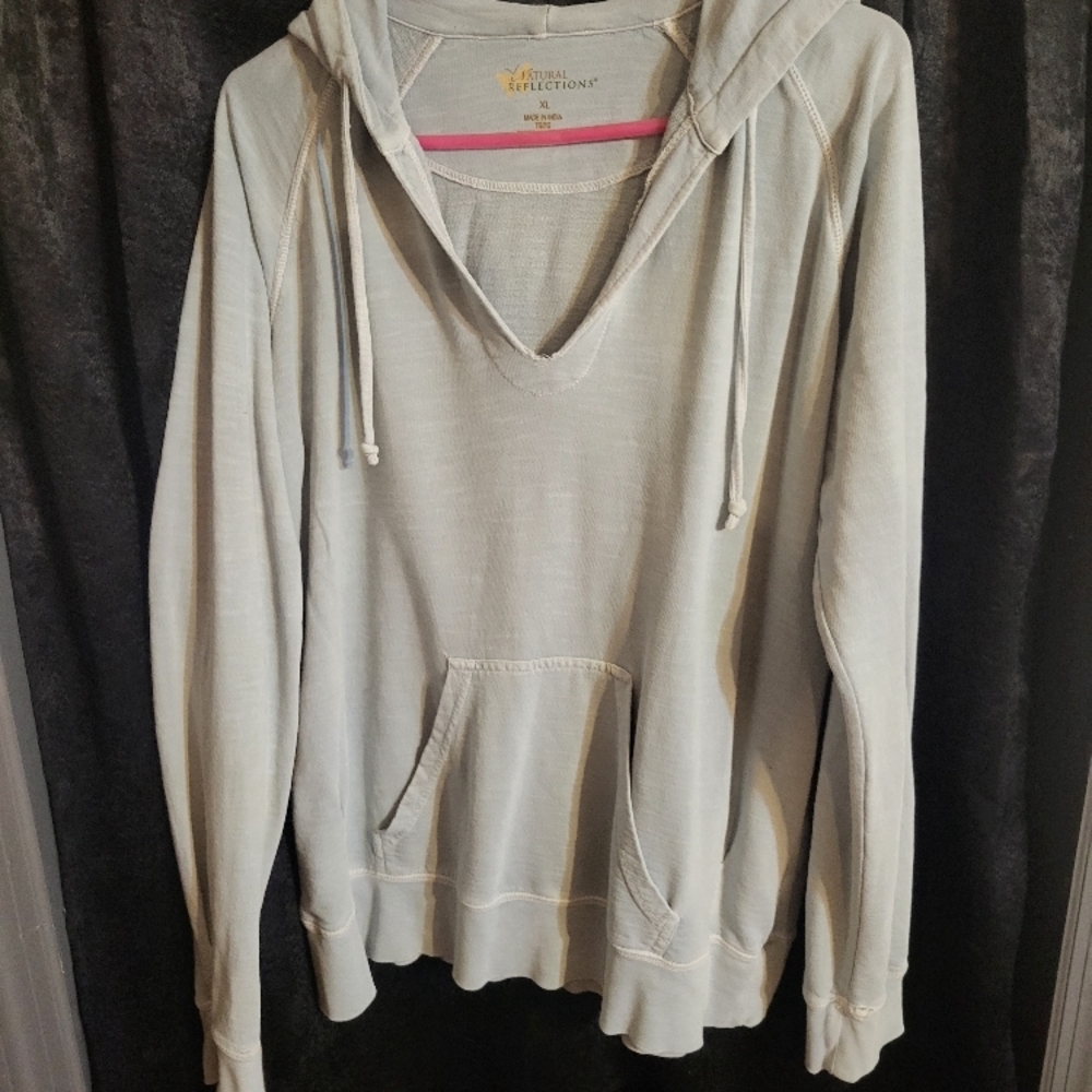 American Eagle Outfitters Women's Light Gray Hoodie
